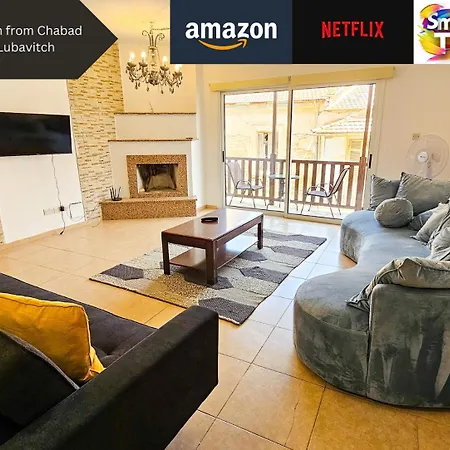 Sky Line Apartment, 150m From Chabad Lubavitch * Larnaca