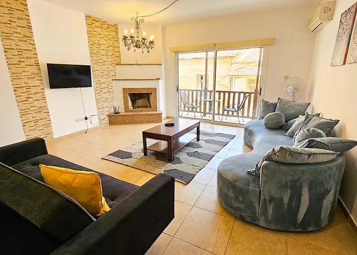 Sky Line Apartment, 150m From Chabad Lubavitch Apartmán Larnaca