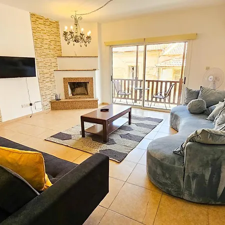 Sky Line Apartment, 150m From Chabad Lubavitch Apartmán Larnaca
